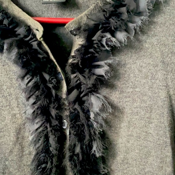 Escapade cardigan with ruffled raw edge. - Picture 5 of 6